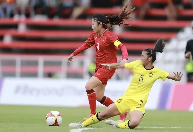 Trọng tài bắt việt vị U22 Việt Nam